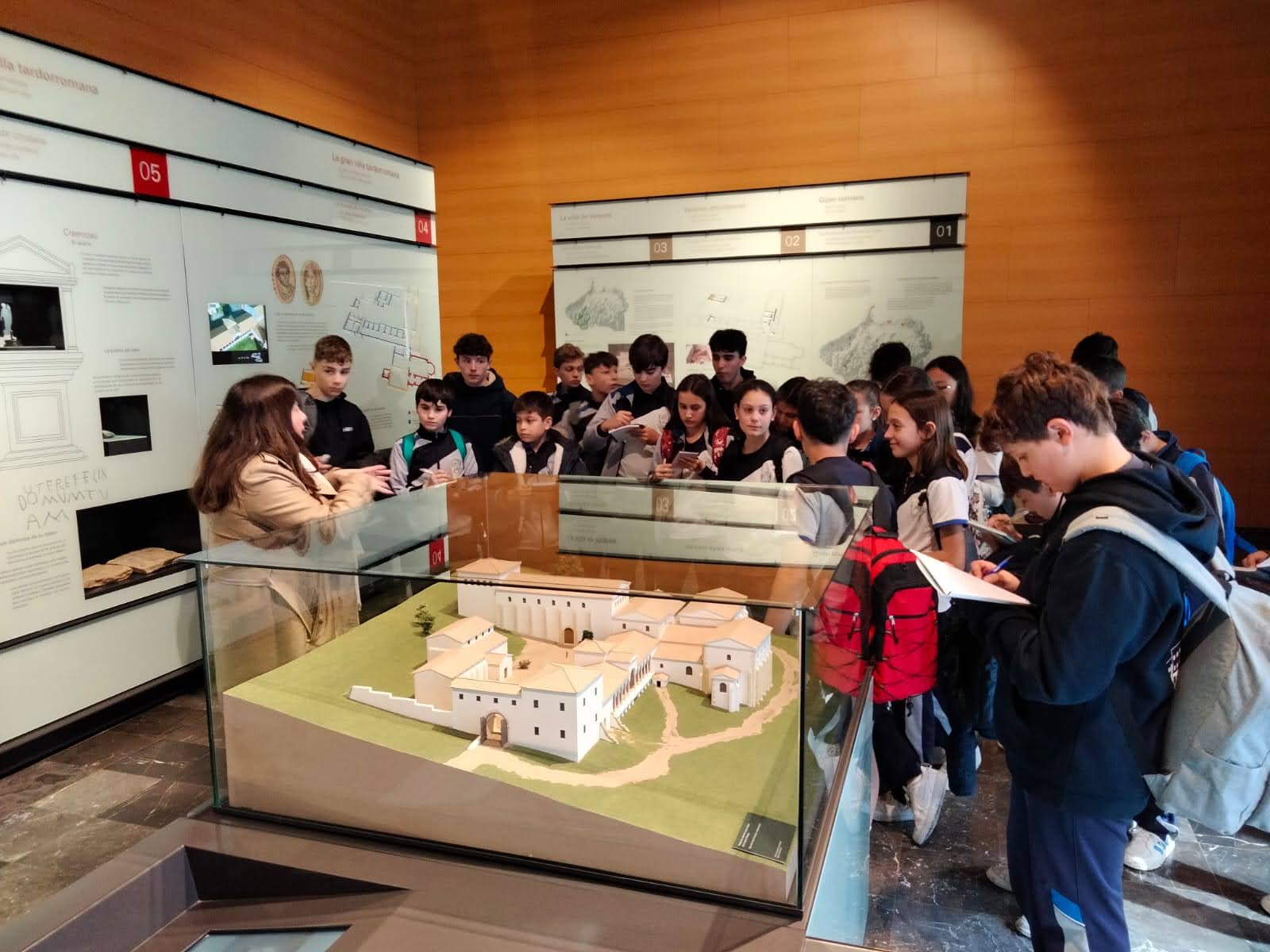 VISITA VILLA ROMANA VERANES 2024 3